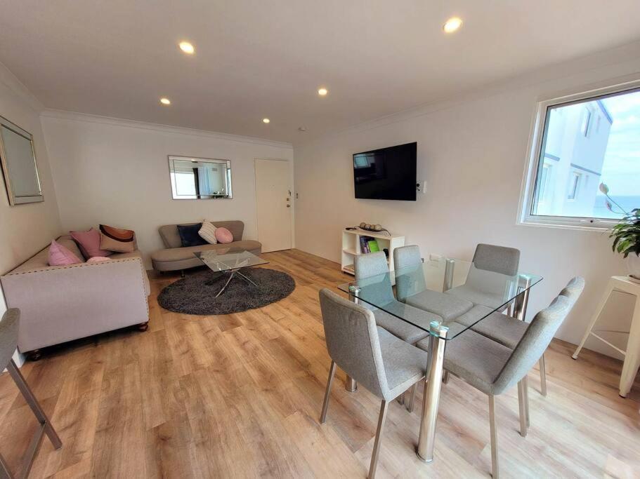Ocean Front Apartment Cronulla Buitenkant foto
